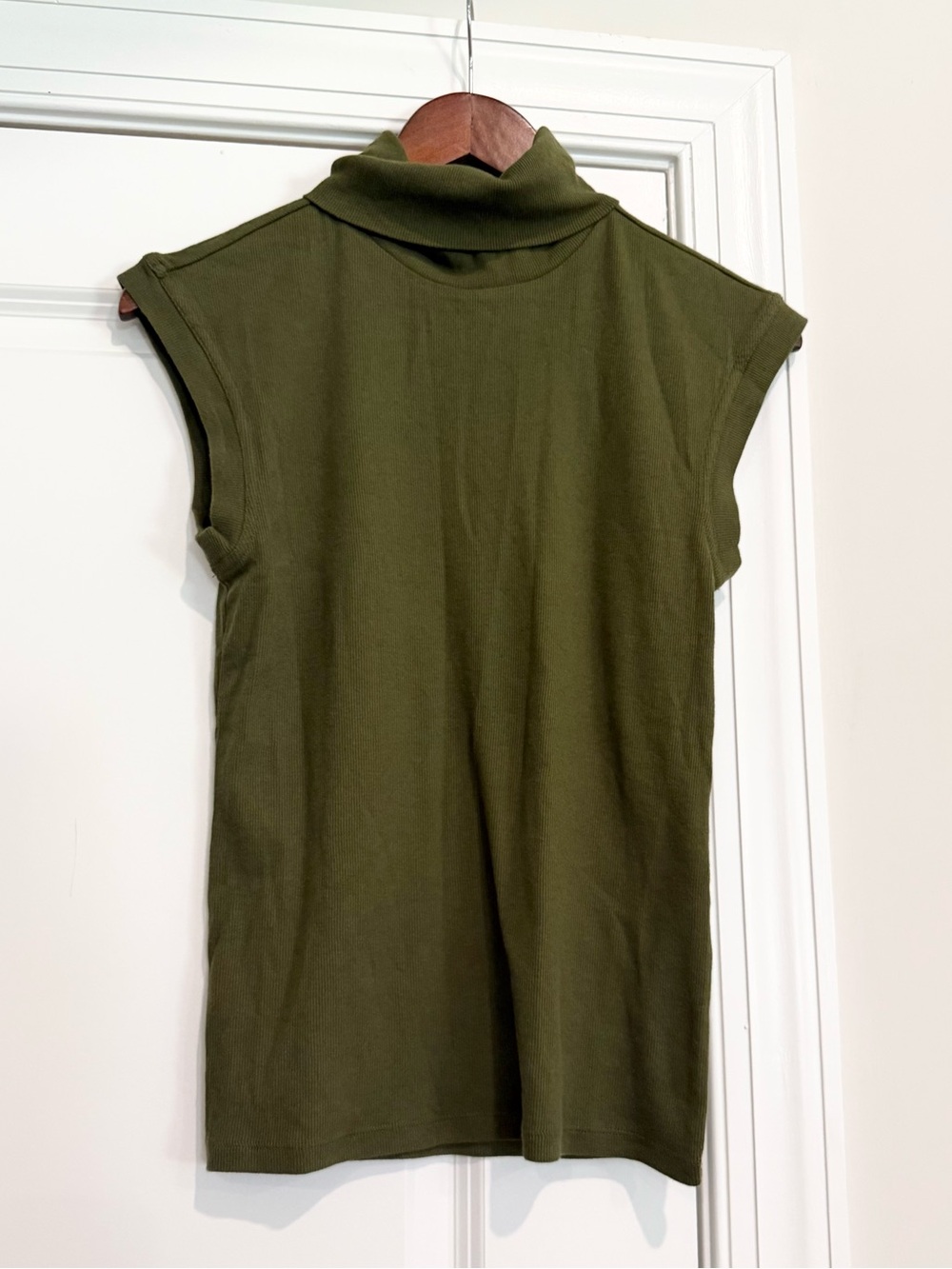 NWT Banana Republic Olive Sleeveless Turtleneck Tank